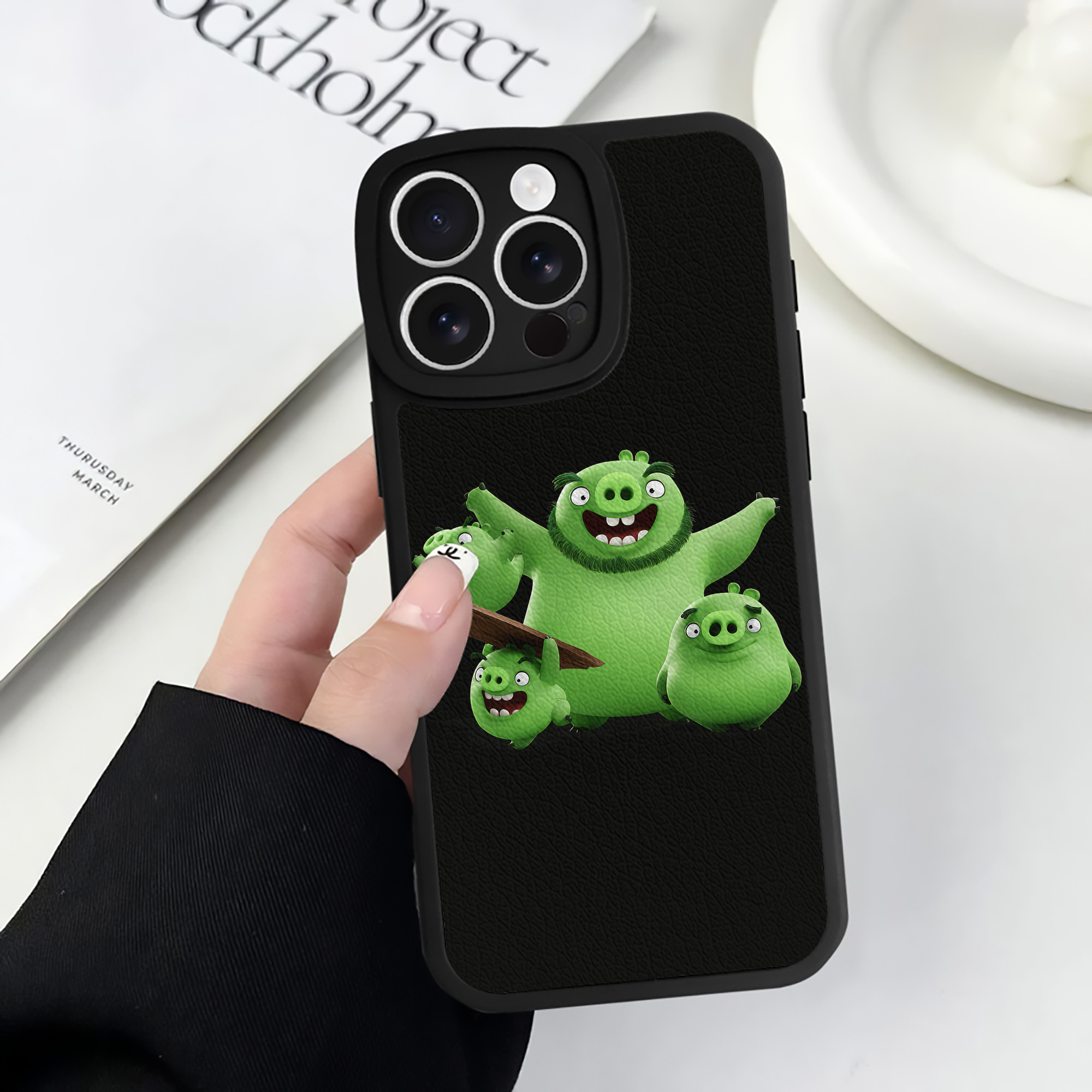 （画像用） Angry Birds アングリーバード 【iPhone 16シリーズ対応】シリコンスマホケース（レザー調） 材質：シリコン